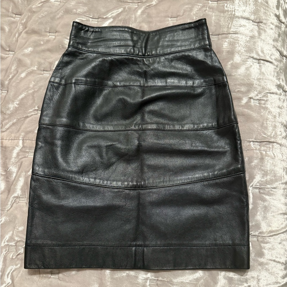 Chic Black Midi Pencil Skirt for Night Out